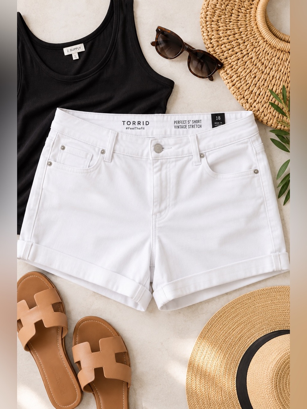 Torrid Perfect 5 Inch White Denim Jean Shorts Cuffed Stretch Size 18